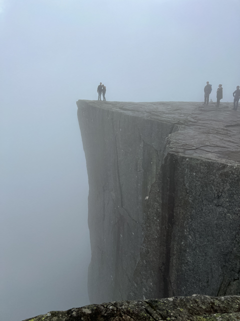 http://www.itonaika.com/column/images/Preikestolen008.jpg